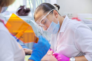 houston sedation dentist performing a procedure