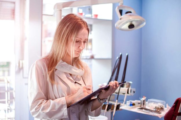 What Is a Dental Emergency patient learning about dental emergency